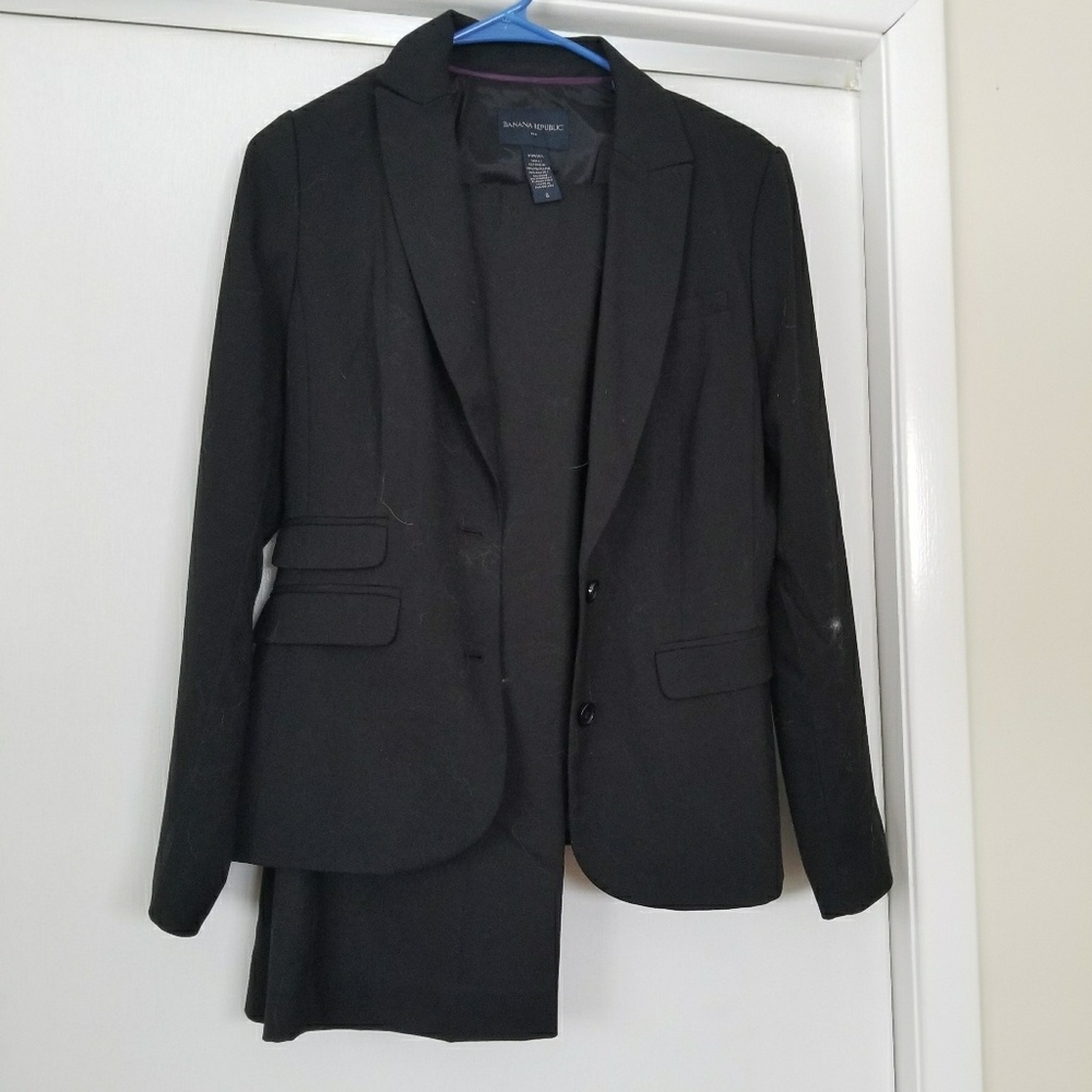 Banana Republic suit